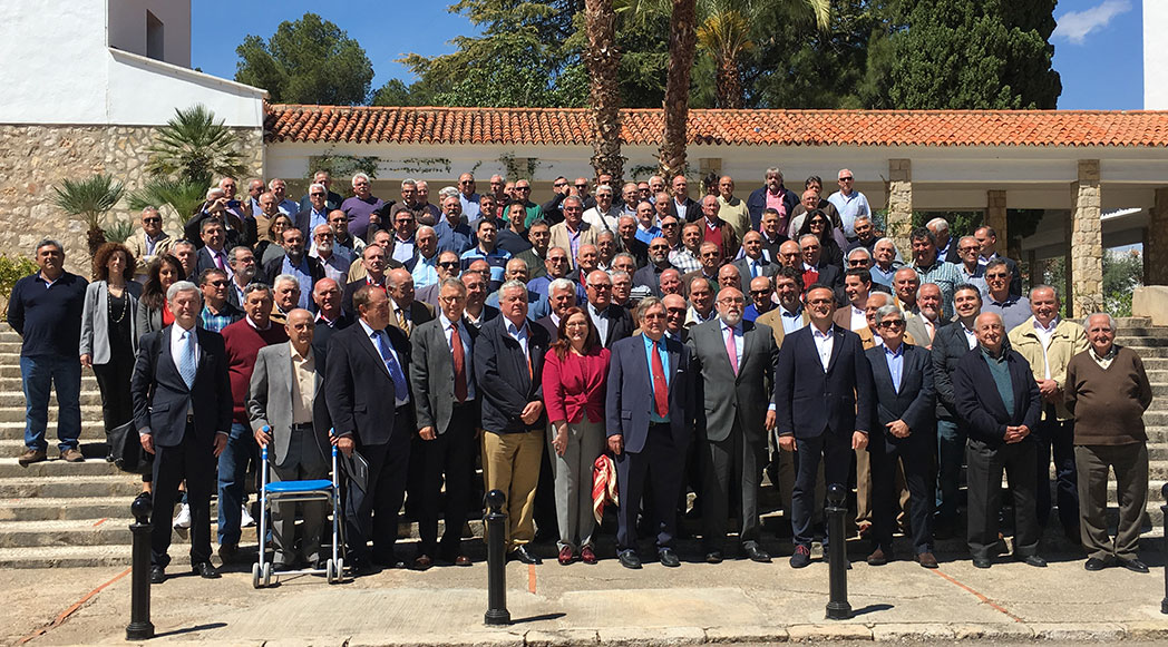 Foto de familia de la Junta General en Tous