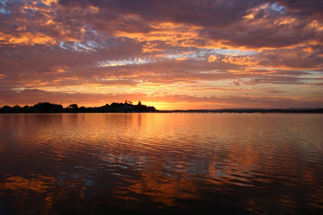 lake-71208_1280
