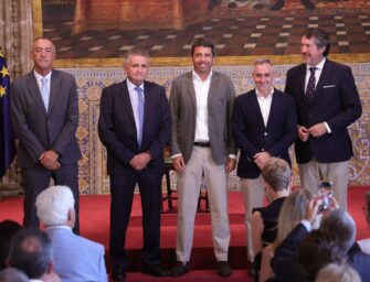 FIRMA DEL DECRETO DE CONCESIÓN DE AYUDAS A LA ACEQUIA REAL DEL JÚCAR