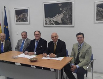 Fecoreva y Cajamar firman un convenio para facilitar la financiación a los regantes