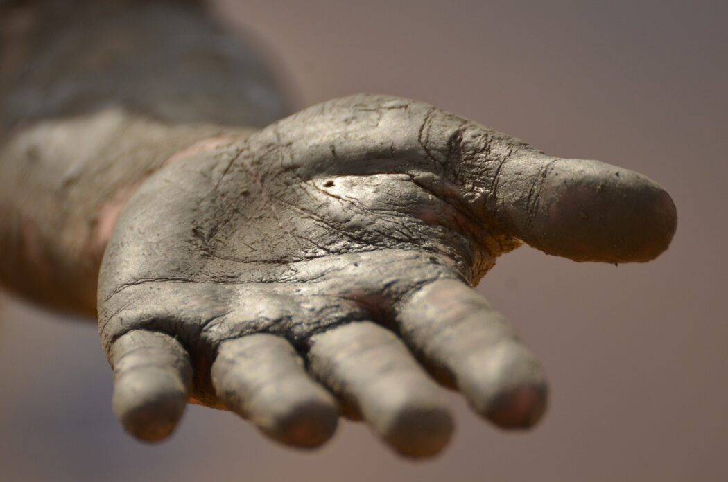 hand-1331323_1280