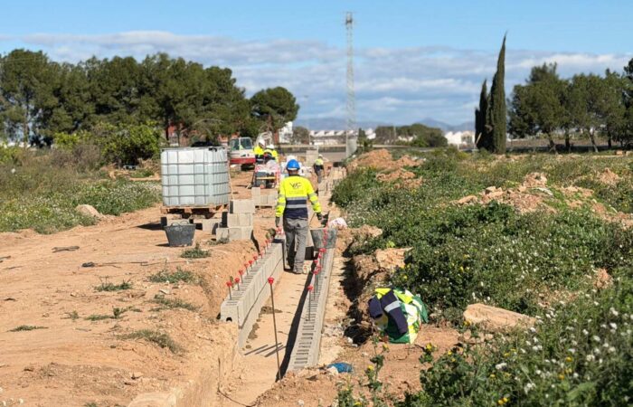 LA VEGA DE VALENCIA REHABILITA LAS ACEQUIAS TRAS LA DANA